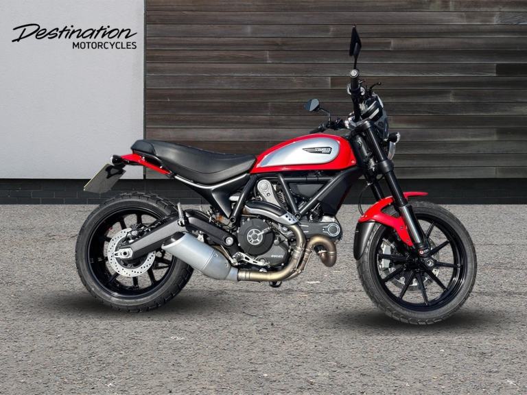 2017 Ducati Scrambler ICON Petrol red Manual