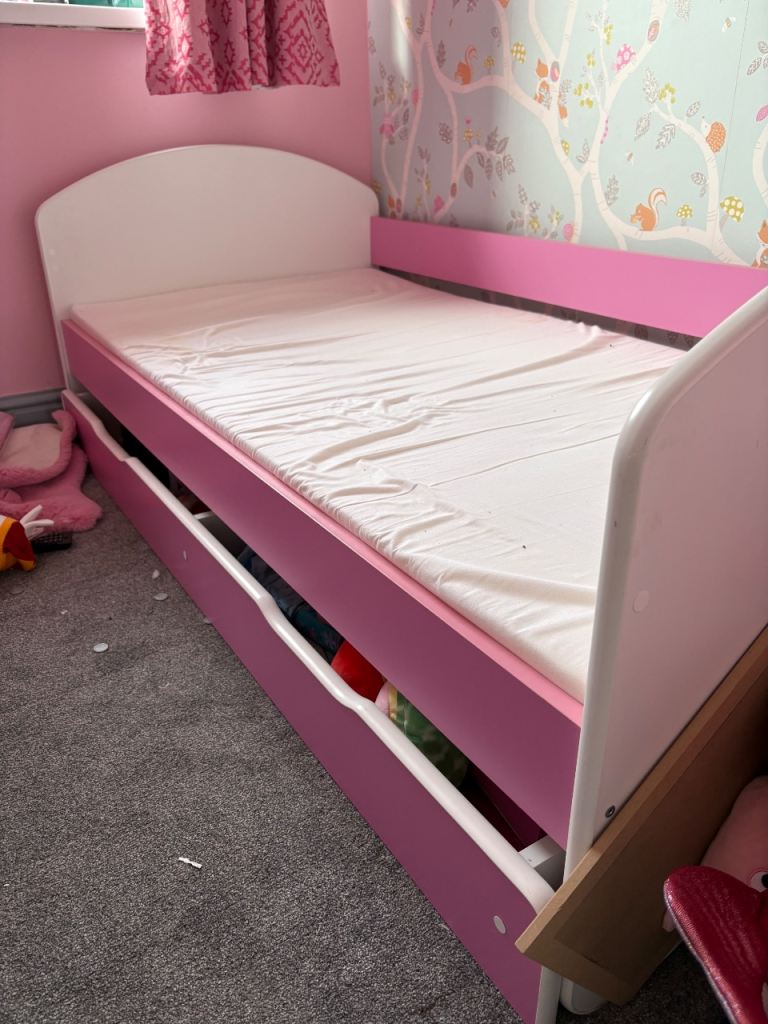 Kid’s Bed with Storage 