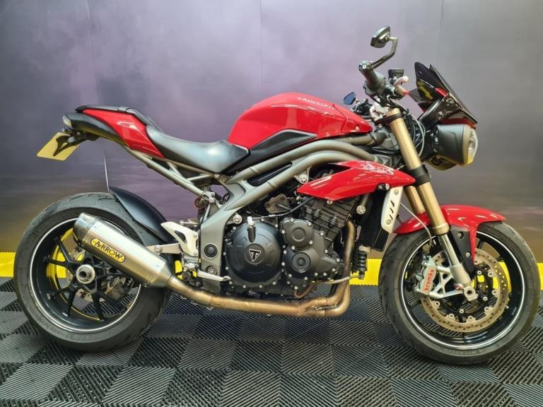 Triumph Speed Triple S 1050 Red