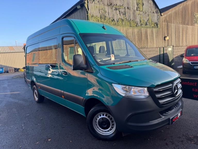  Mercedes-Benz Sprinter SPRINTER 2.1L 314CDI 3.5t H2 L2 RWD WINDOW COMBI CREW