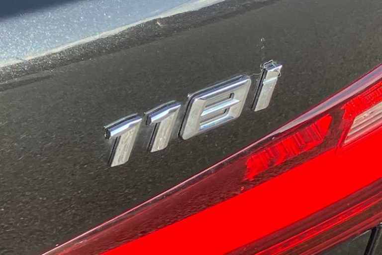 2022 BMW 1 Series 118i [136] SE 5dr [Live Cockpit Professional] HATCHBACK PETROL Manual