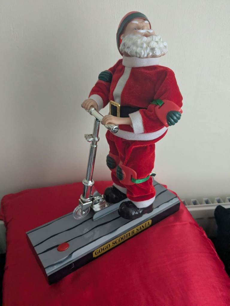 Gogo Scooter Santa Christmas Decoration – Good Condition