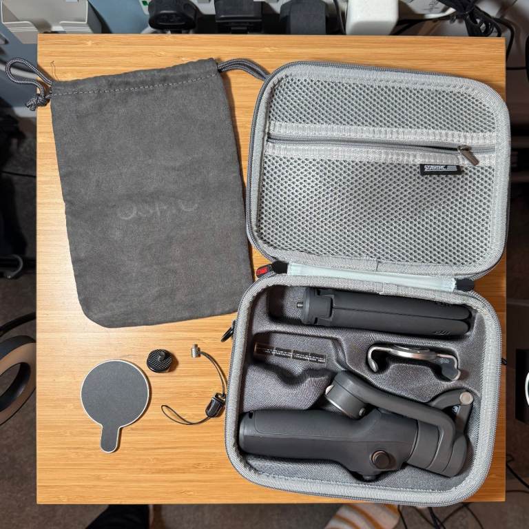 DJI Osmo Mobile 6 + carrying case