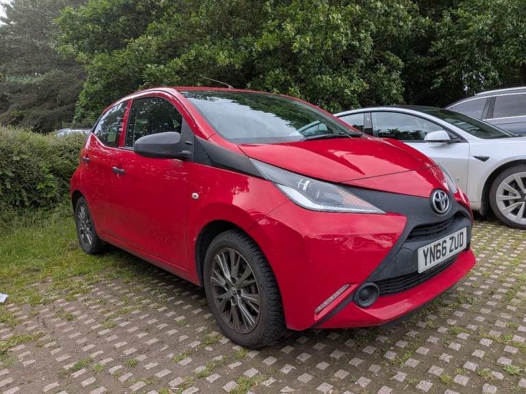 Toyota, AYGO, Hatchback, 2016, Manual, 998 (cc), 5 doors