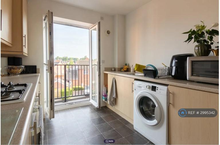 2 bedroom flat in Cape Hill, Smethwick, B66 (2 bed) (#2995342)