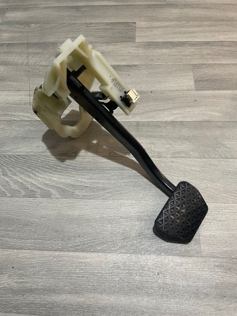 BMW 1 2 3 4 SERIES F32 2014 BRAKE PEDAL
