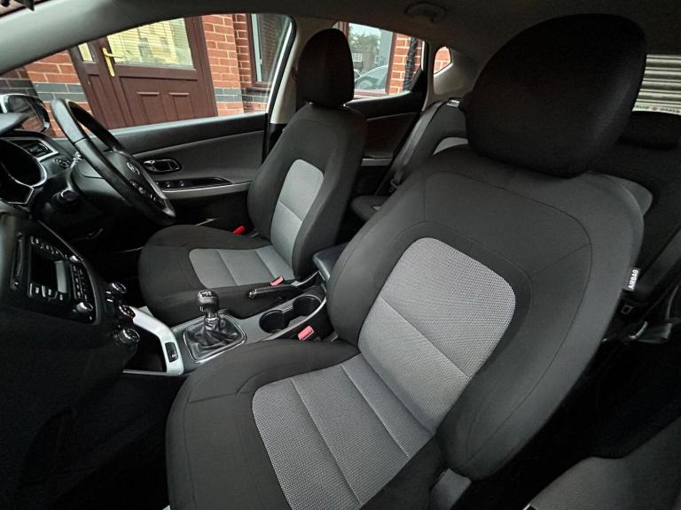 KIA CEED 1.6 CRDi 2 Euro 6 (s/s) 5dr 2015
