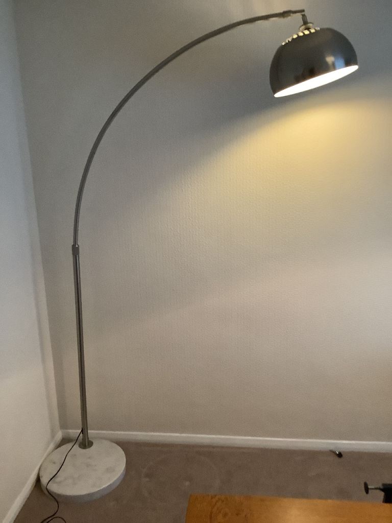 Standard floor lamp arc design