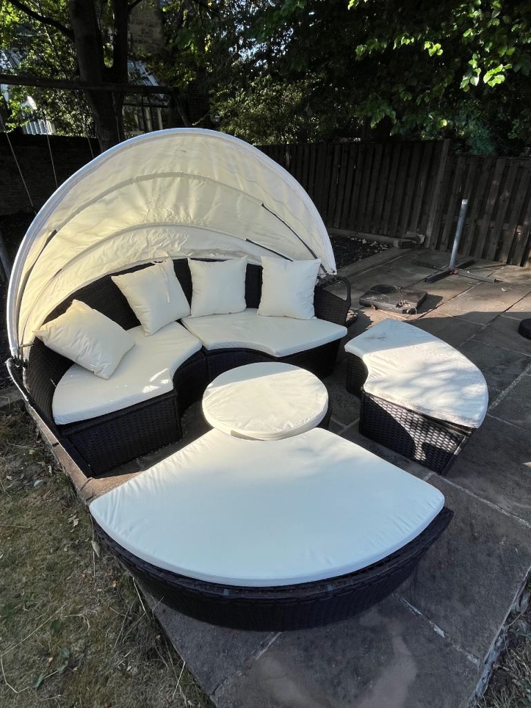 Rattan Garden Daybed Set with Retractable Canopy