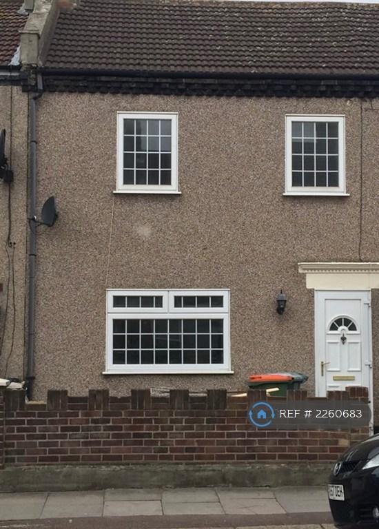 4 bedroom house in Wellington Road, London, E6 (4 bed) (#2260683)