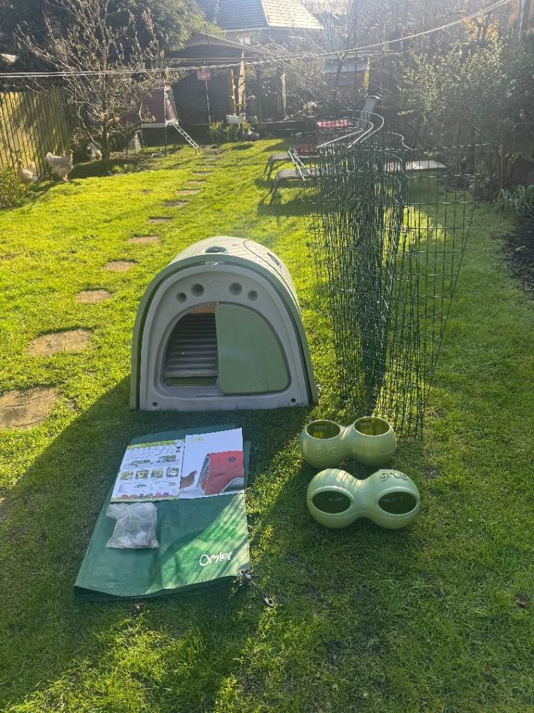 Omlet Green Eglu Classic Chicken Coop with 2M Run, Cover, Grub/Glug - LANCS