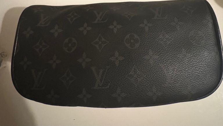 Louis Vuitton dopp bag 