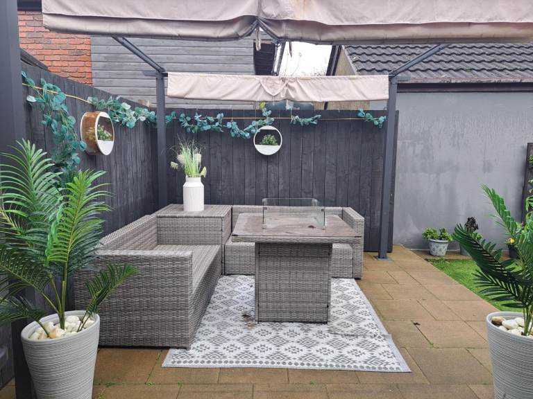 Rattan Garden Furniture Set with gas Fire Pit
