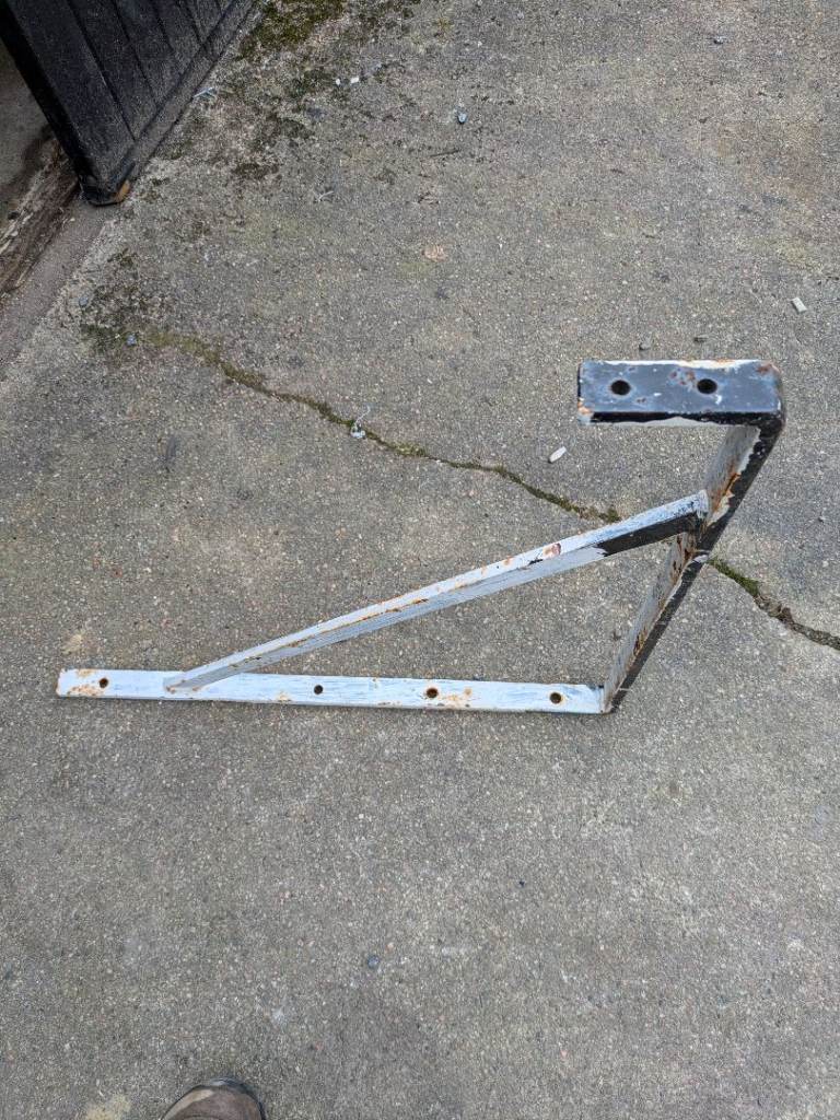 shelve brackets