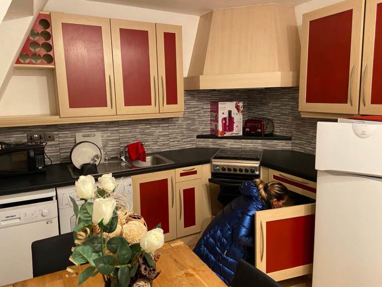 Fully furnished 2 beds in the city centre