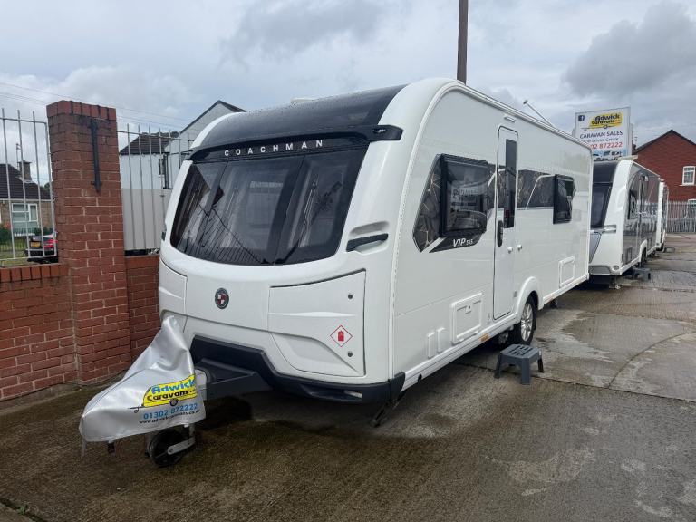 Coachman VIP 565 Fixed Single Beds Full Rear Bathroom