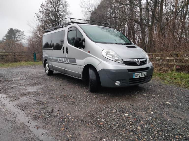 Vauxhall VIVARO 6 seater Crew-cab, Day van/Camper van