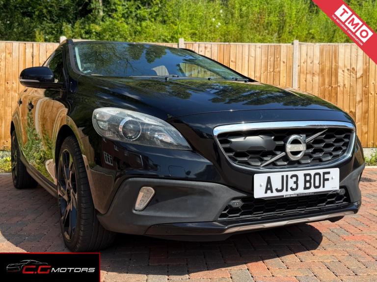 VOLVO V40 CROSS COUNTRY 2.5 T5 Lux Nav Black Auto Petrol 2013