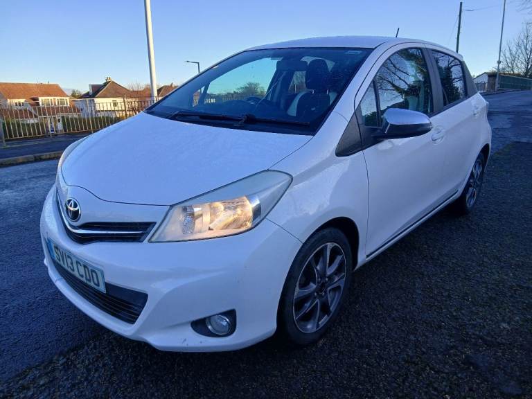 2013 new model TOYOTA YARIS 1.33 VVTI TREND 5 DOOR 6 SPEED MOT 11 MONTHS