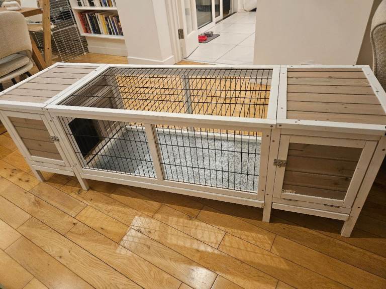 Guinea Pig or Rabbit Hutch