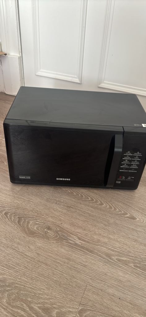 🔥 Samsung MS23K3513AK/EU Solo Ceramic Microwave Oven (800W) in sleek black.