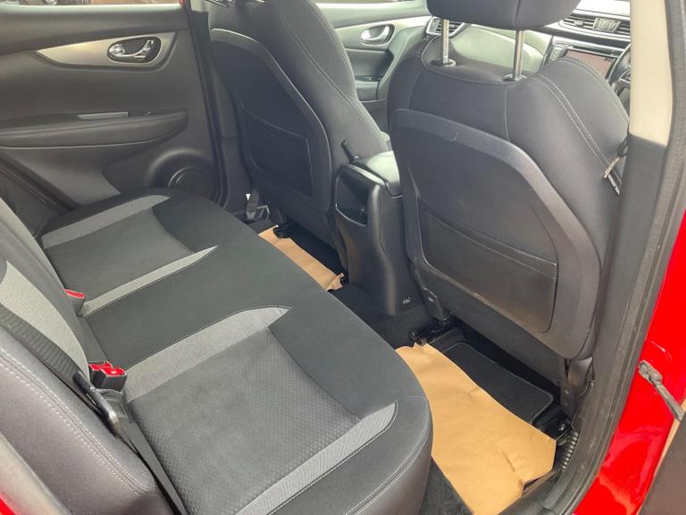 2018 Nissan Qashqai 1.3 DiG-T N-Connecta 5dr HATCHBACK PETROL Manual