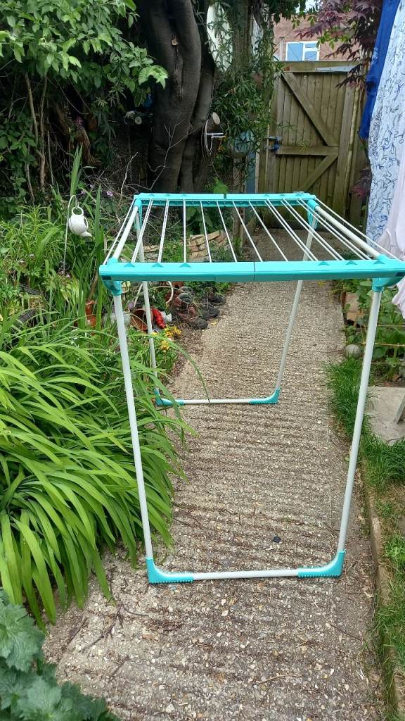 Clothes airier/drying rack.