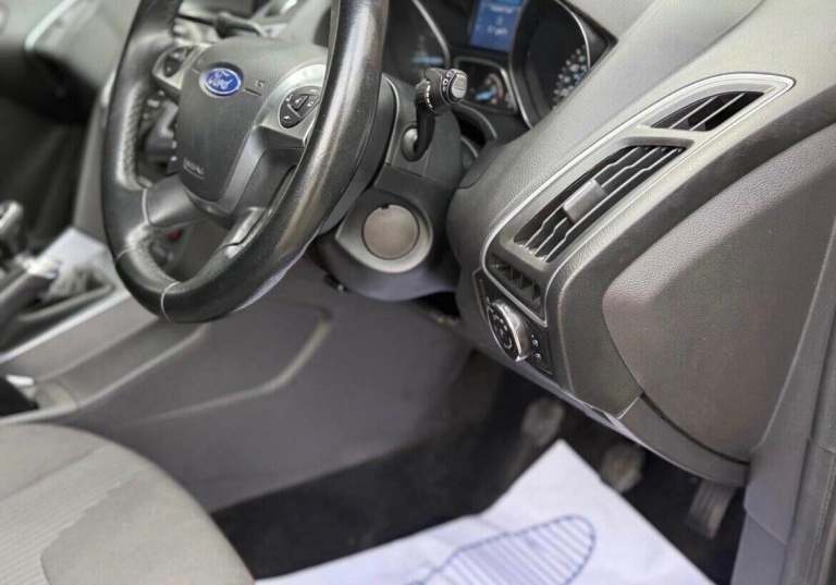 2014 Ford Focus 1.6 TDCi 115 Titanium Navigator 5dr HATCHBACK DIESEL Manual