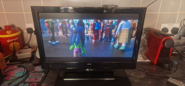 Bush 22 inch TV with Built-in DVD Player and Remote