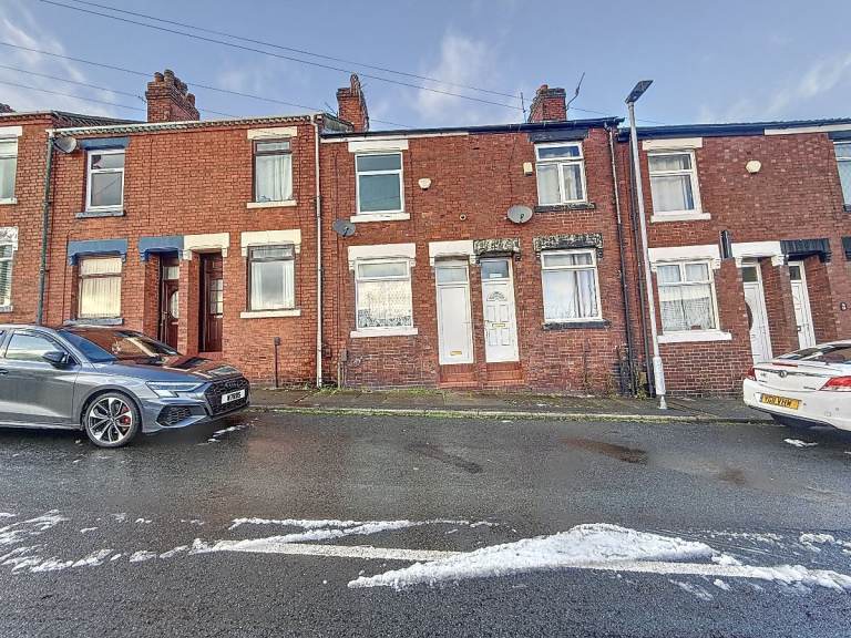 2 bedroom house in Mount Street, Northwood, Stoke on Trent, ST1 2NP