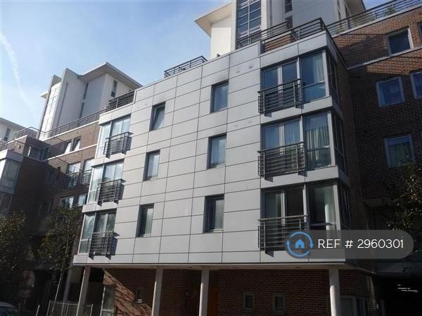 2 bedroom flat in Cross Street, Portsmouth, PO1 (2 bed) (#2960301)
