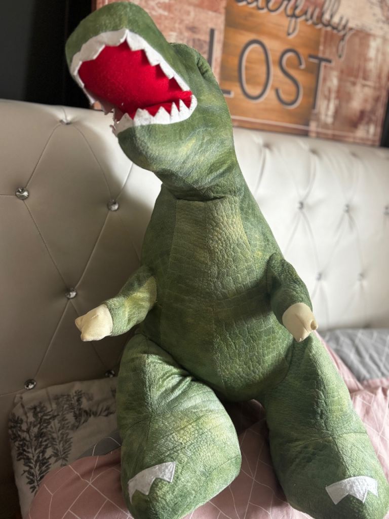Large dinosaur 