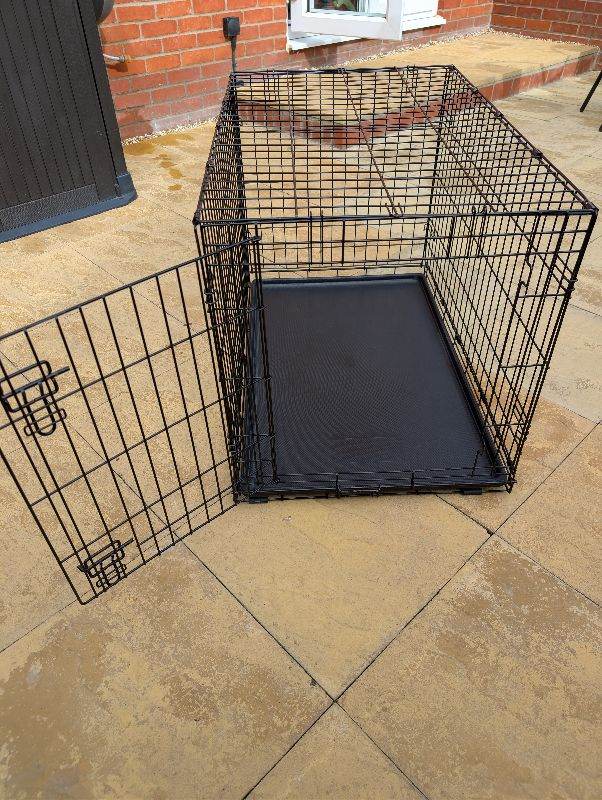 Medium dog crate. 