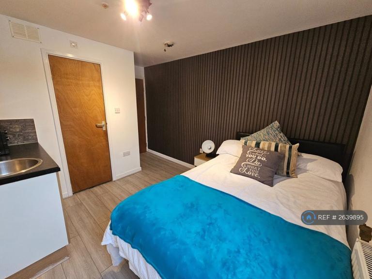 1 bedroom in Pinfold Street, Wednesbury, WS10 (#2639895)