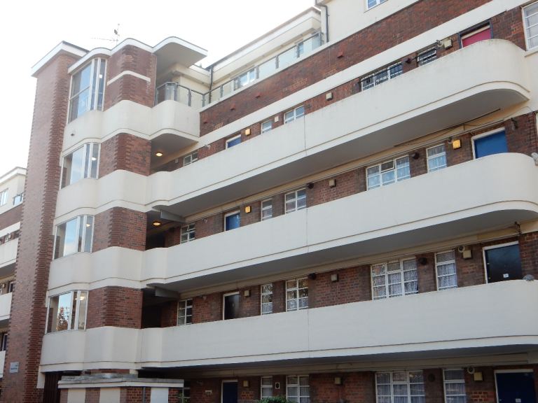 2-Bedroom Spacious Home in Poplar – Looking for 4-Bedroom Swap in Newham URGENTLY