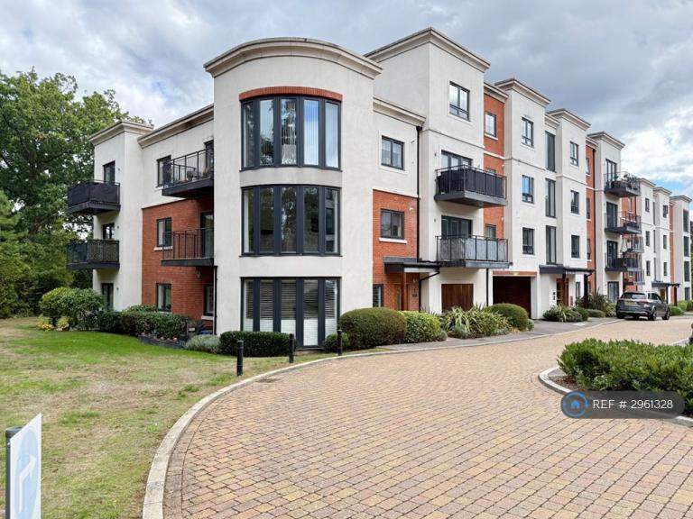 1 bedroom flat in London Road, Bracknell, RG42 (1 bed) (#2961328)