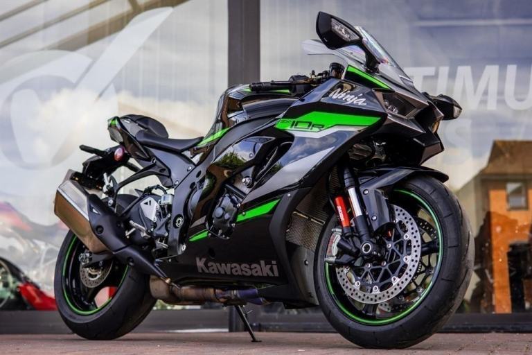 Kawasaki Ninja ZX-10R ULTRA LOW MILES ! STUNNING