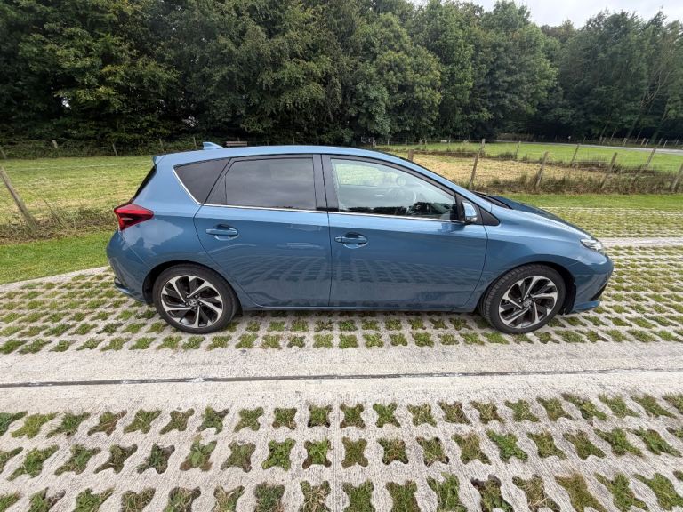 Toyota, AURIS, Hatchback, 2015, Manual, 1598 (cc), 5 doors
