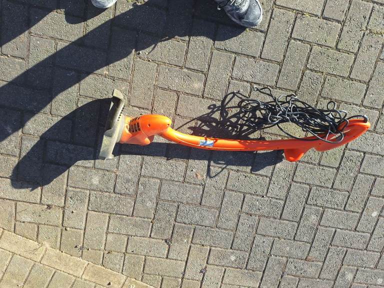 Grass strimmer/edger