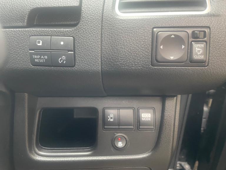 2013 Nissan Serena HIGHWAY STAR MPV Petrol Manual