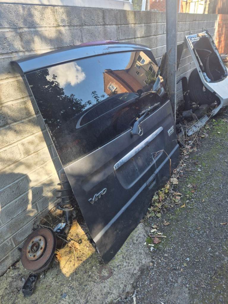 MERCEDES VITO 116 CDI SPORT W639 FACELIFT TAILGATE GLASS BOOTLID FLINT GREY 7368