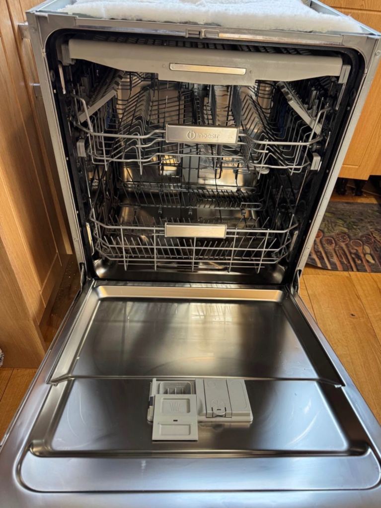 Indesit Built-in Dishwasher