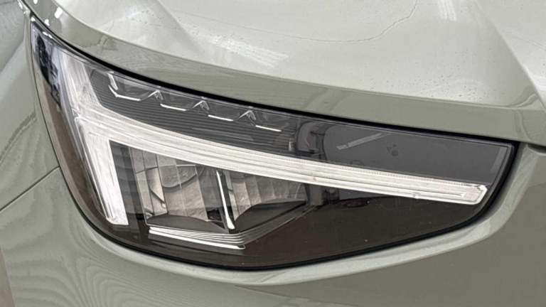 2025 Volvo EC40 Single Motor Extended Range 78kWh Plus SUV 5dr Electric Auto (252 ps) ESTATE Elec...