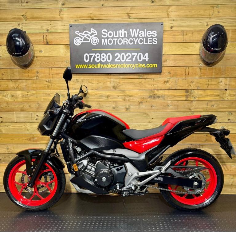 Honda NC 750 SA (manual) / 2018 (67) model / ONLY 6.2k MILES