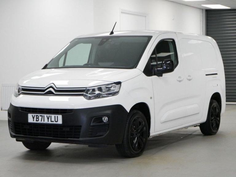 71 CITROEN BERLINGO XL 1.5 BLUEHDI 130 BHP LONG DRIVER PRO EAT8 AUTO 6 DOOR