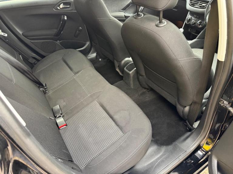 2017 Peugeot 208 1.2 PureTech Allure Euro 6 5dr HATCHBACK Petrol Manual