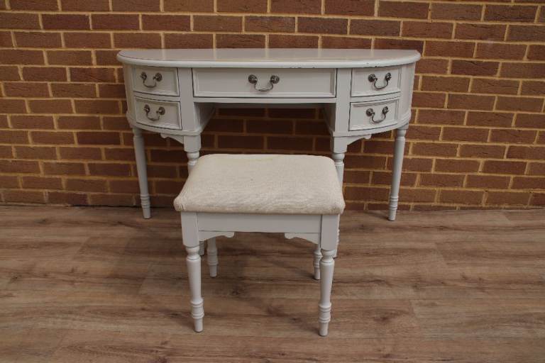 Laura Ashley Clifton Dressing Table with Stool (UK Delivery)