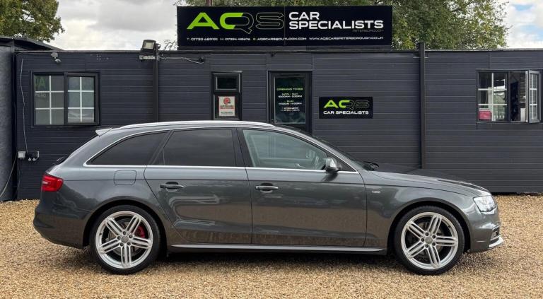AUDI A4 AVANT 2.0 TDI S line quattro Euro 5 (s/s) 5dr 2015