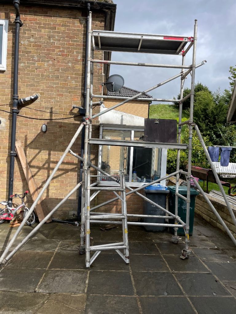 Tower scaffolding 4.8 mitres high 