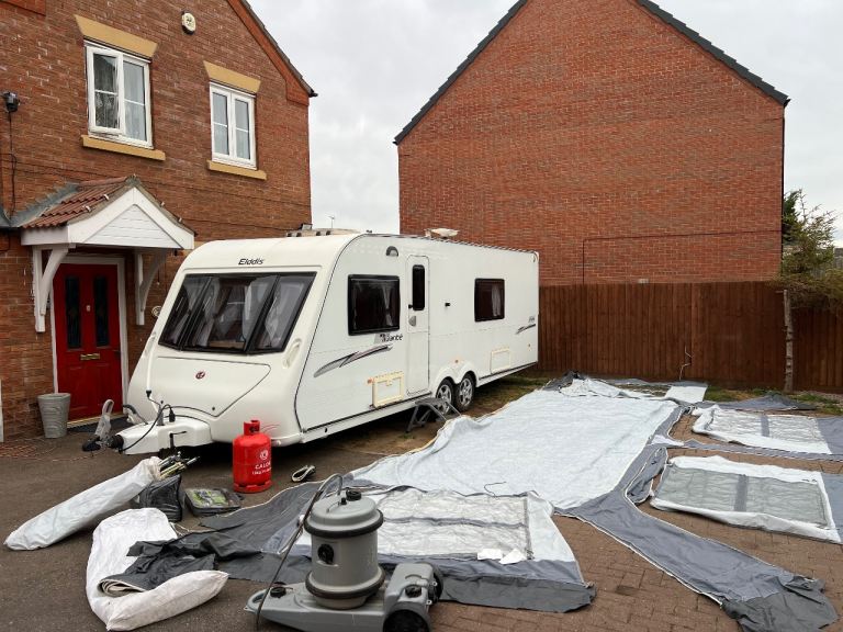 ELDDIS BRAND NEW AWNING 1 OWNER 